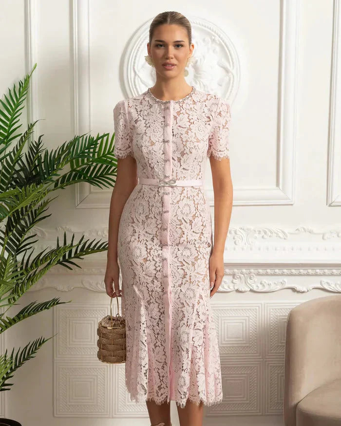 Vestido Longo de Renda Estilo Sereia – Elegância e Sofisticação em Cada Detalhe