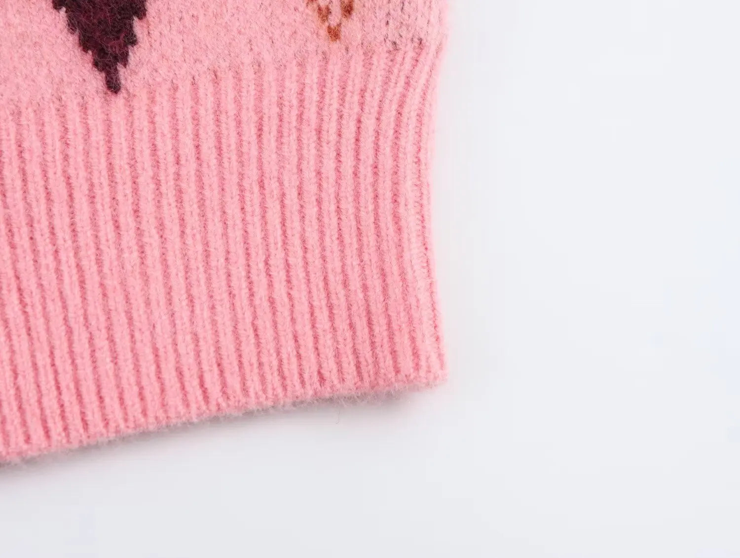 Cardigan Feminino em Tricô Jacquard – Estampa Argyle, Gola Redonda e Botões Frontais