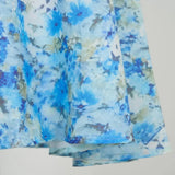 Vestido Azul Floral com Gola Alta e Cintura Império – Elegância Atemporal