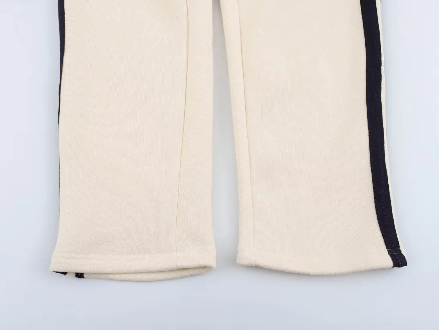 Conjunto Jogger Feminino Forrado em Lã – Bordado, Ajuste Solto e Design Térmico