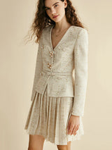Conjunto de Tweed com Pedrarias – Blazer com Decote V e Saia Plissada de Cintura Alta