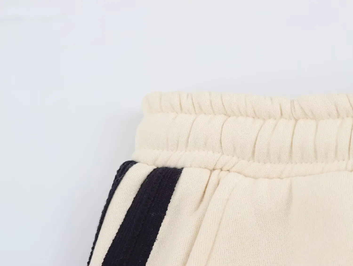 Conjunto Jogger Feminino Forrado em Lã – Bordado, Ajuste Solto e Design Térmico