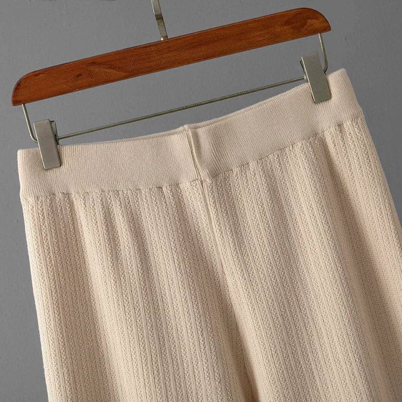 Conjunto Feminino - Estilo Francês em Tricô com Gola Polo e Calça Longa