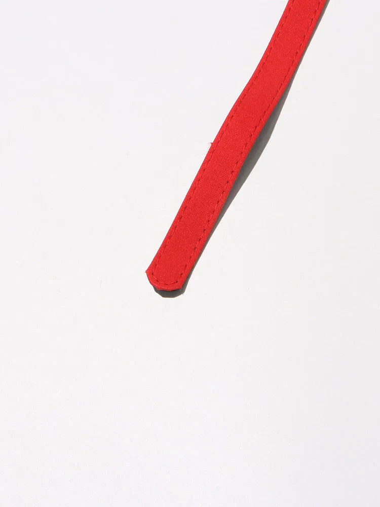 Vestido Minimalista Colar Entalhados - Cintura Alta e Sem Mangas