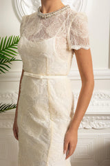 Vestido Longo – Luxo, Bordado em Renda, Detalhes com Diamantes e Cristais, Manga Curta Transparente, Modelo Midi