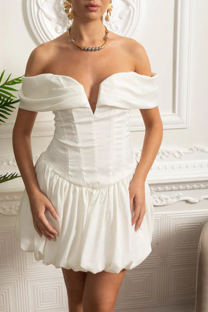 Vestido – Mini Branco, Manga Curta, Cintura Baixa, Elegante para Festa