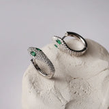 Brincos 925 Prata – Olhos de Serpente Verde, Luxo Leve e Elegante, Versáteis