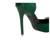 Scarpin Luxo – Salto Super Alto, Bico Fino, Detalhe Lateral Vazado, Fivela com Cristais em Veludo