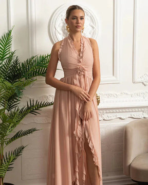 Vestido Longo – Elegante com Gola Halter, Decote com Babados, Cintura Franzida e Detalhe Floral