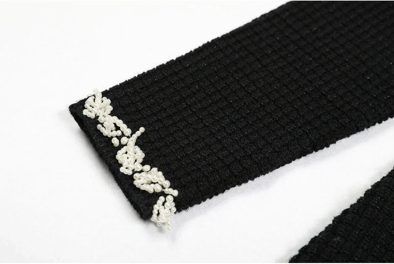 Vestido Bicolor – Decote V, Manga Longa, Slim Fit com Bolsos Bordados