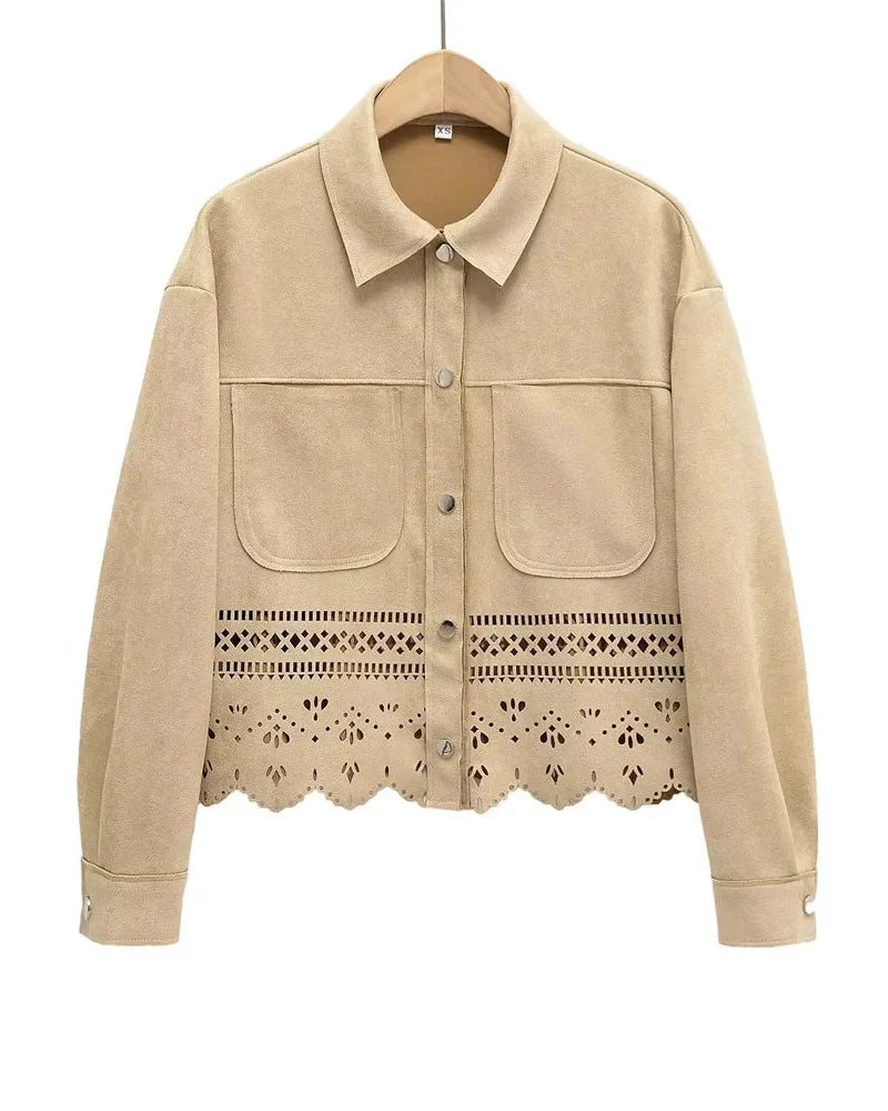 Casaco com Detalhes Vazados – Sofisticação Atemporal e Design Autoral