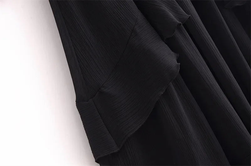 Vestido Elegante com Decote V – Babados, Manga Longa Lanterna e Detalhe em Renda com Laço