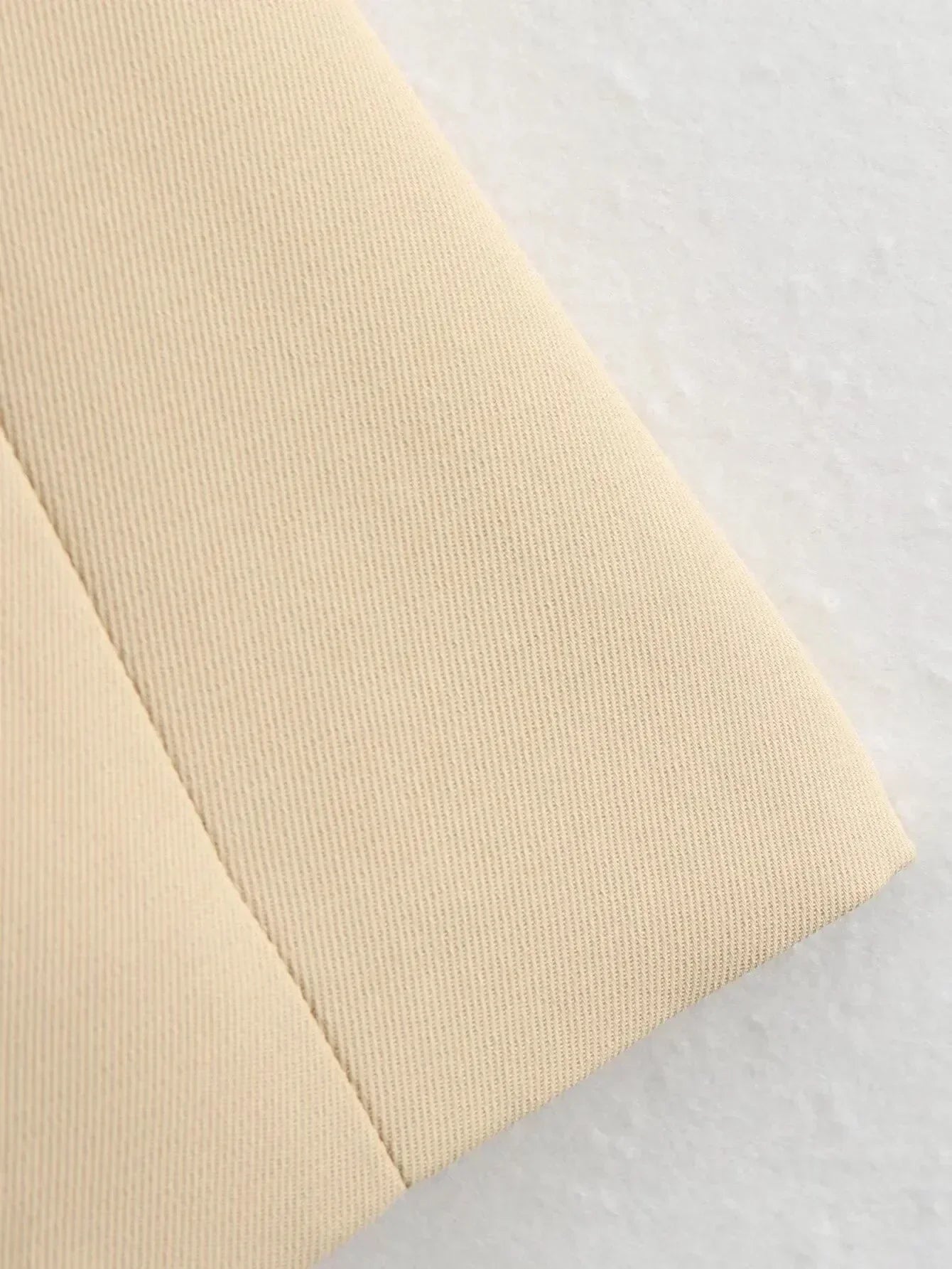 Conjunto de Colete e Saia Longa - Estilo e Elegância