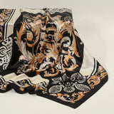 Lenço de Cetim com Estampa Dolce - Toque de Elegância e Charme