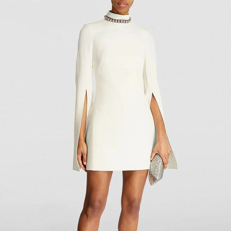 Vestido Bordado á Mão – Gola Alta, Manga Longa