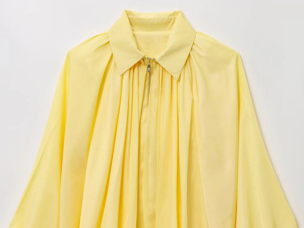 Jaqueta Bomber em Cetim Leve – Zíper Frontal e Detalhe Plissado, Casual e Elegante