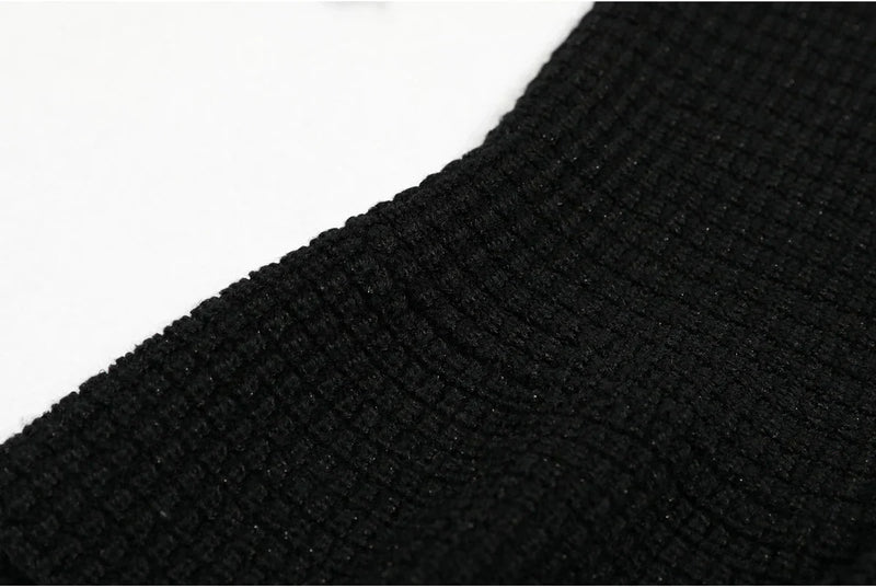 Vestido Bicolor – Decote V, Manga Longa, Slim Fit com Bolsos Bordados