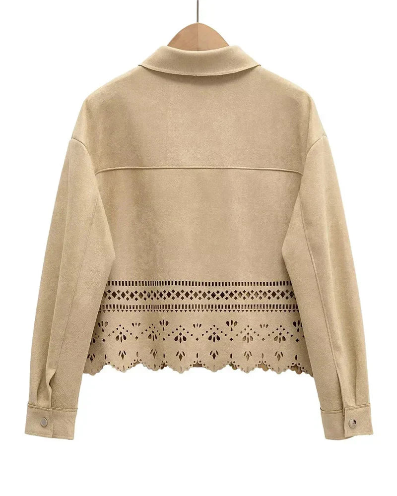 Casaco com Detalhes Vazados – Sofisticação Atemporal e Design Autoral