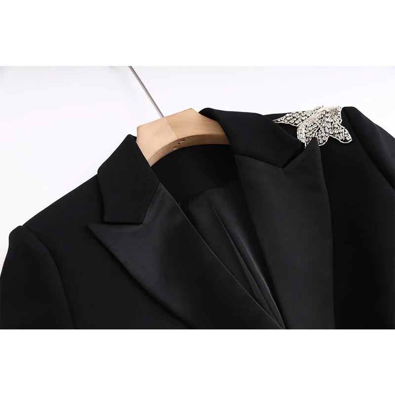 Blazer/Vestido Com bordado em Cristais - Com lapela em cetim