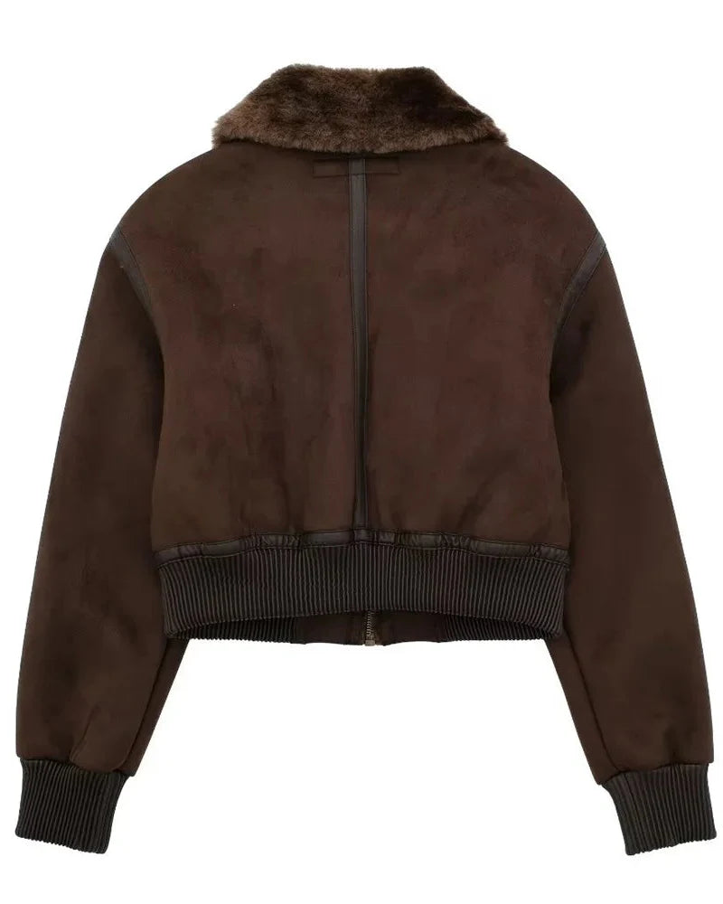 Casaco Marrom com Gola de Pele – Elegância Urbana para o Inverno