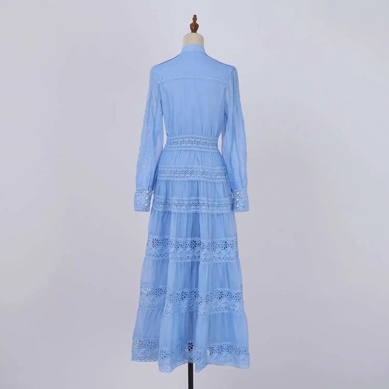 Vestido Longo com Bordado em Renda – Elegância Modesta