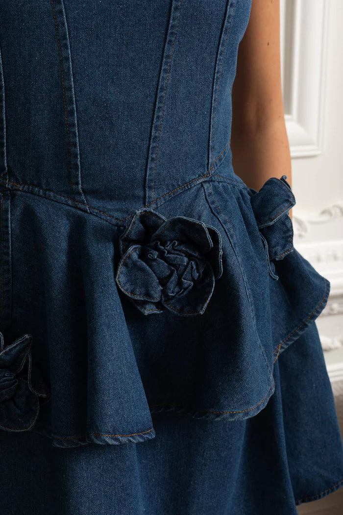 Vestido Jeans – Design em Camadas, Versátil e Confortável para Primavera