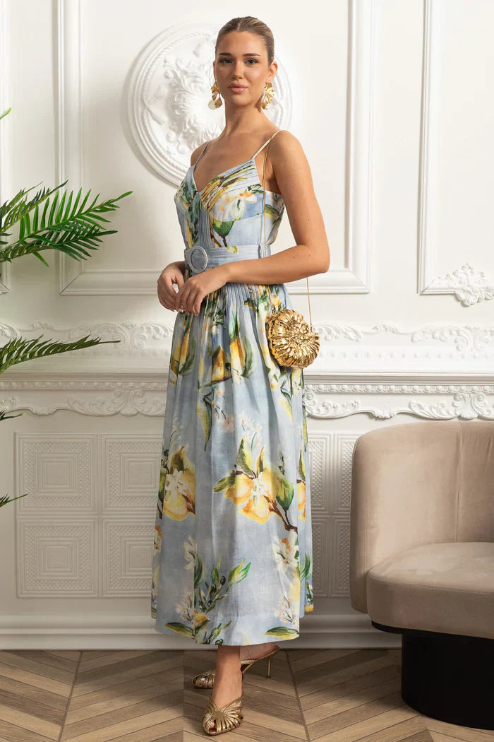 Vestido Longo Estampado – Alças Finas, Decote V, Cinto na Cintura e Saia A-Line