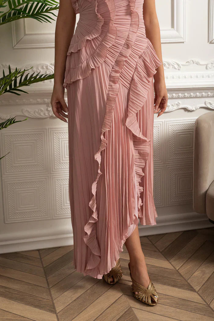 Vestido Sexy Assimétrico e Decote nas Costas