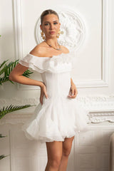 Vestido Ombro a Ombro – Mini Branco com Detalhe de Babados