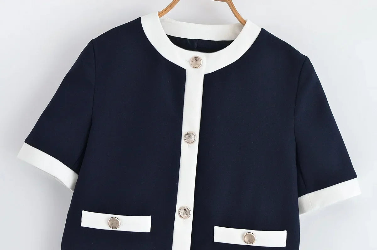 Conjunto Feminino Versátil – Blusa Básica com Recortes e Calça Reta Cintura Alta