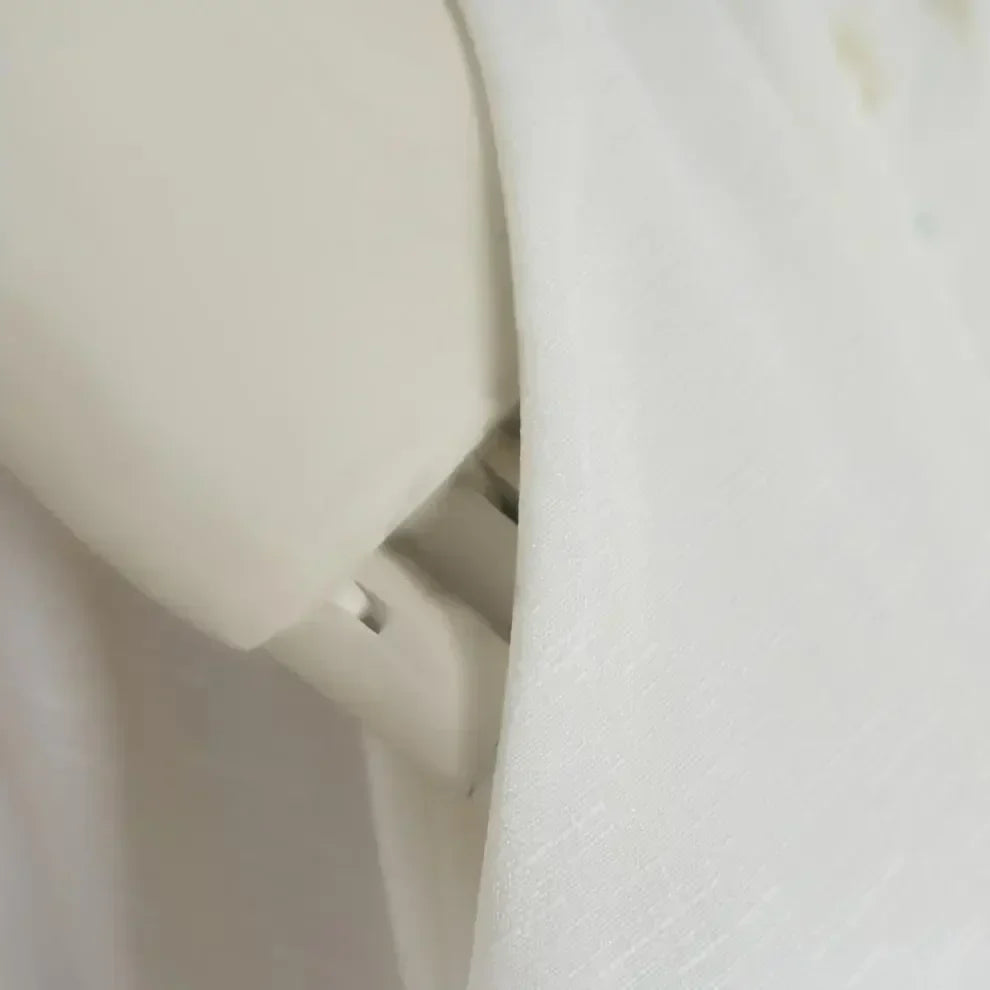 Vestido Azul Floral com Gola Alta e Cintura Império – Elegância Atemporal