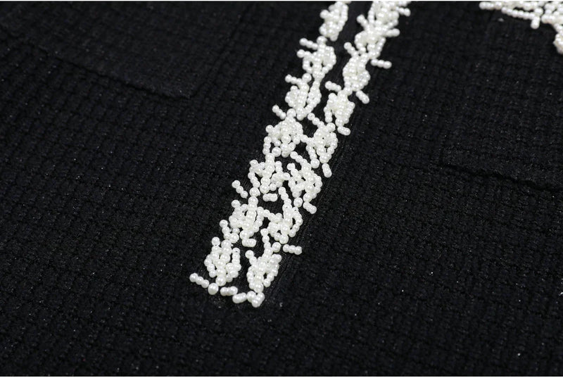 Vestido Bicolor – Decote V, Manga Longa, Slim Fit com Bolsos Bordados