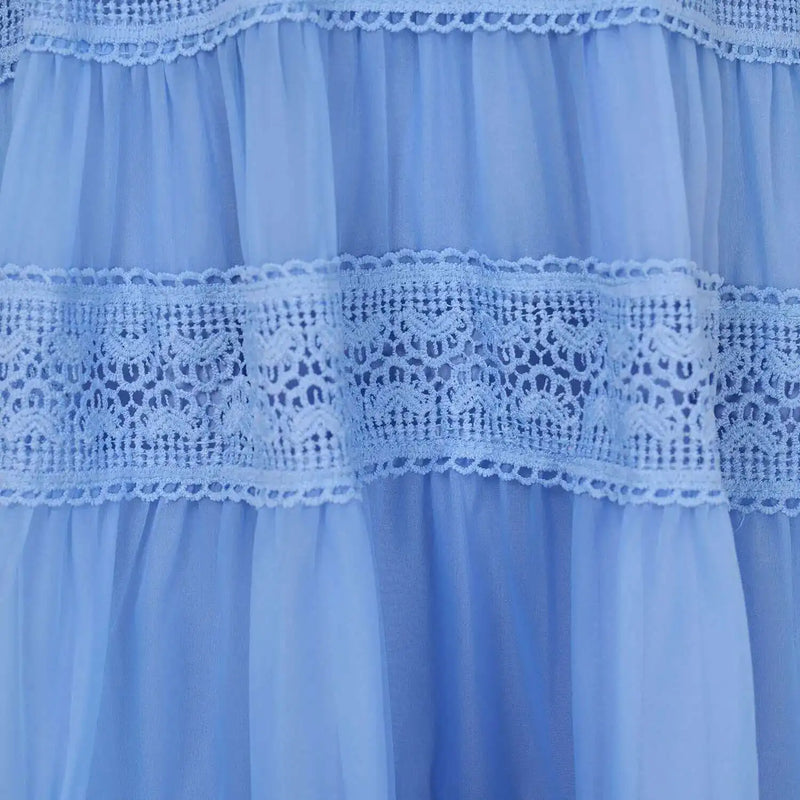 Vestido Longo com Bordado em Renda – Elegância Modesta