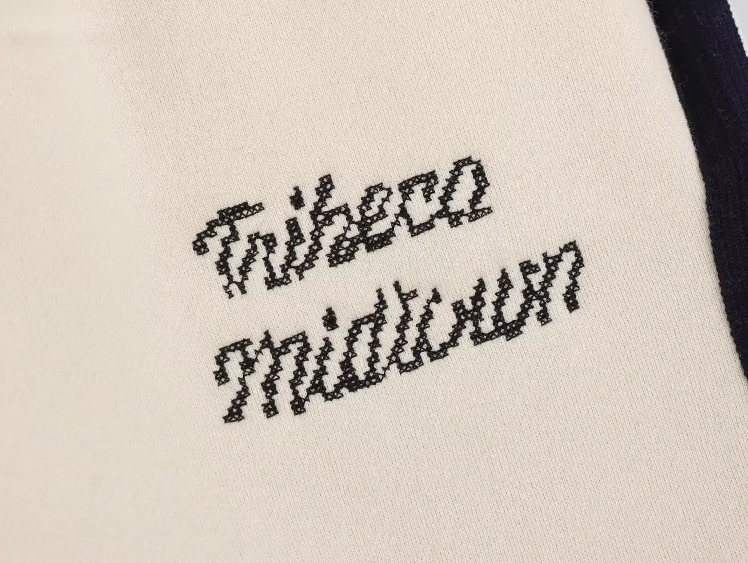 Conjunto Jogger Feminino Forrado em Lã – Bordado, Ajuste Solto e Design Térmico