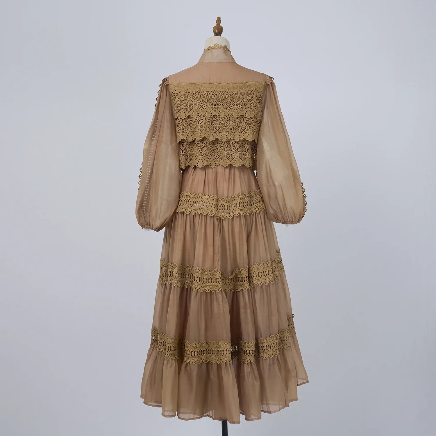 Vestido Lumière – Edição Exclusiva com Renda Bordada