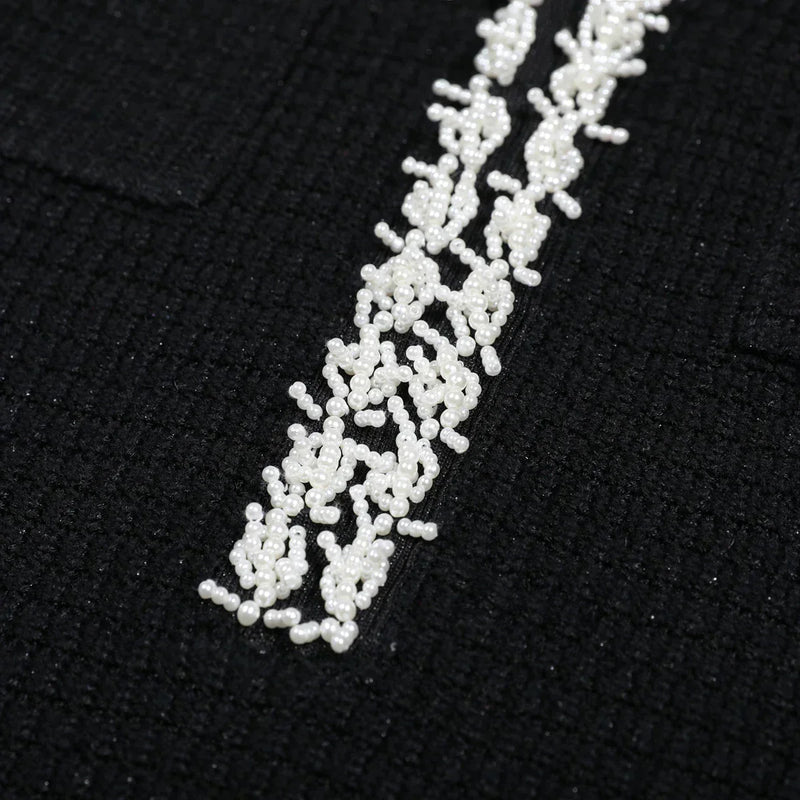 Vestido Bicolor – Decote V, Manga Longa, Slim Fit com Bolsos Bordados