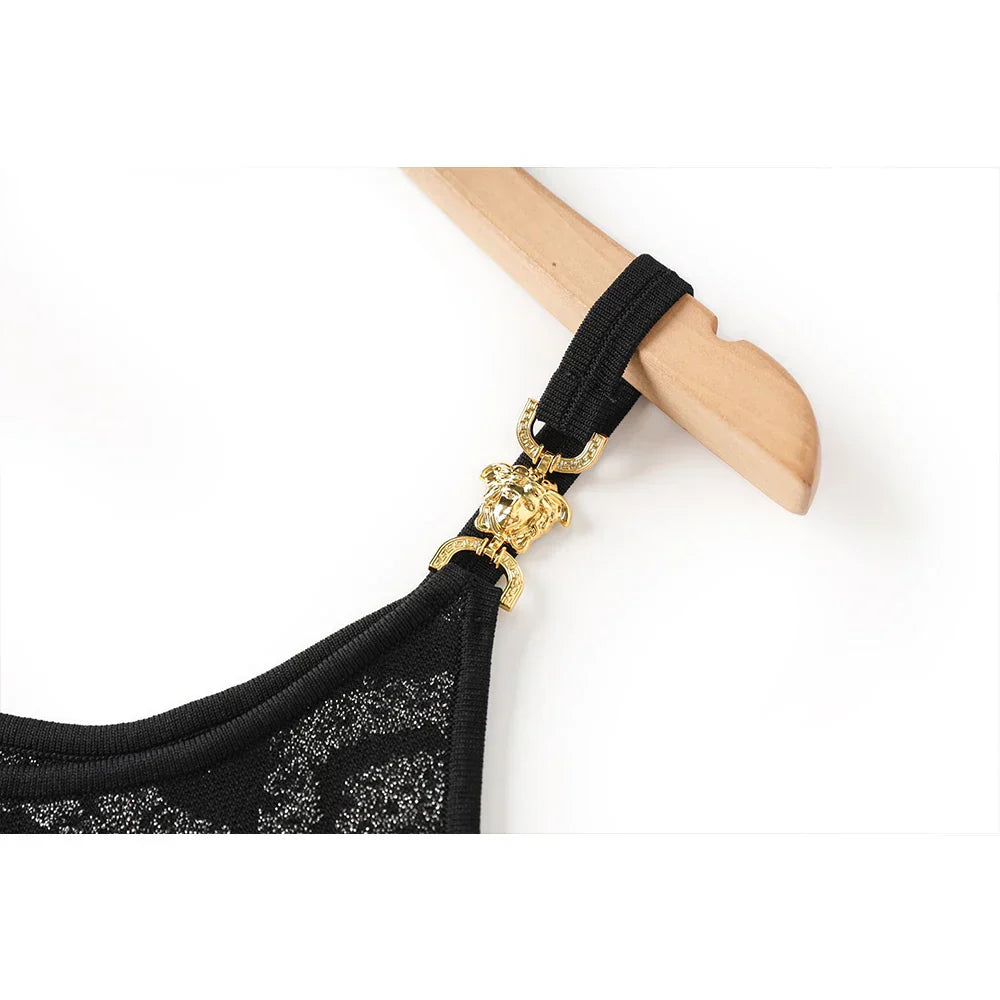 Vestido com Designer Sofisticado - Detalhe dourado na alça